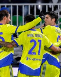 伟德bevictor-【意甲】迪巴拉伤退 莫拉塔破门 尤文1比1平威尼斯