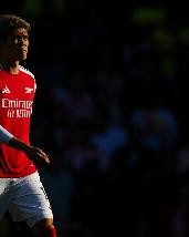 上赛季仅出场6分钟！阿森纳官方：与后卫富安健洋提前一年解约