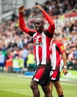 韦德官方网站-英媒：小蜜蜂仍在阻止维萨转会纽卡，除非有替代者or报价6000万镑