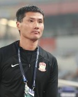 韦德官方网站-邵佳一：没有老队员和年轻队员之分，能首发就证明具备这种能力